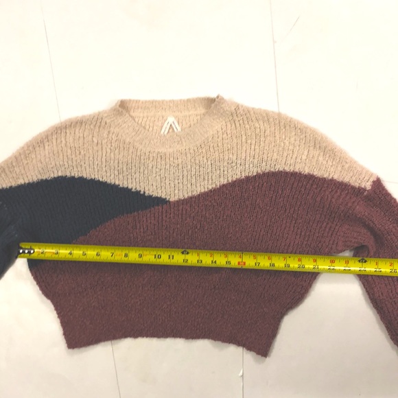 Dreamers by Debut S Sweater Cropped Colour block very stretchy Excellent Condit - Picture 3 of 7